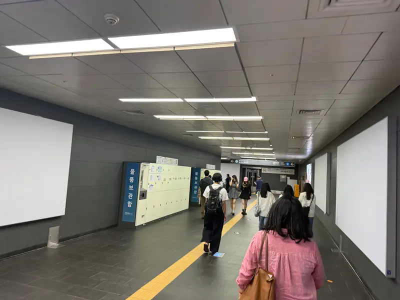 弘大入口駅 空港鉄道 コインロッカー